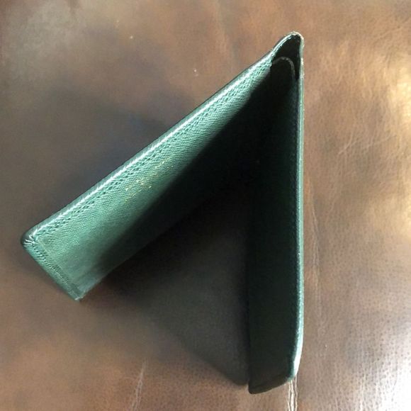 LOUIS VUITTON Green Taiga Leather Bifold Wallet Vintage MI0917 - Picture 14 of 17
